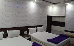 Hotel Taiba International - Near New Market & Sudder Street